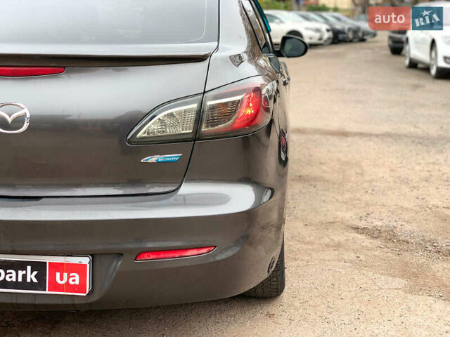 Серый Мазда 3, объемом двигателя 2 л и пробегом 254 тыс. км за 7990 $, фото 10 на Automoto.ua