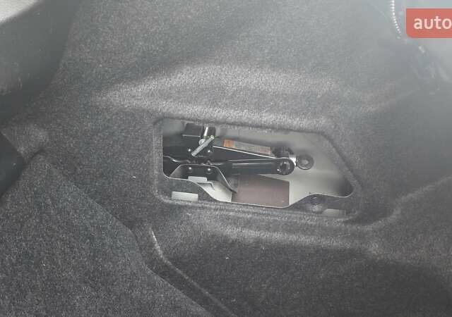 Сірий Мазда 3, об'ємом двигуна 1.6 л та пробігом 119 тис. км за 9000 $, фото 14 на Automoto.ua