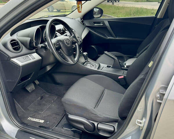 Серый Мазда 3, объемом двигателя 2 л и пробегом 90 тыс. км за 8300 $, фото 36 на Automoto.ua
