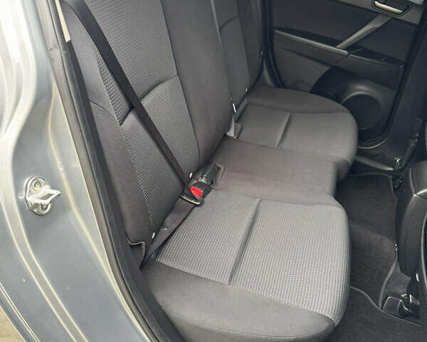 Серый Мазда 3, объемом двигателя 2 л и пробегом 90 тыс. км за 8300 $, фото 20 на Automoto.ua