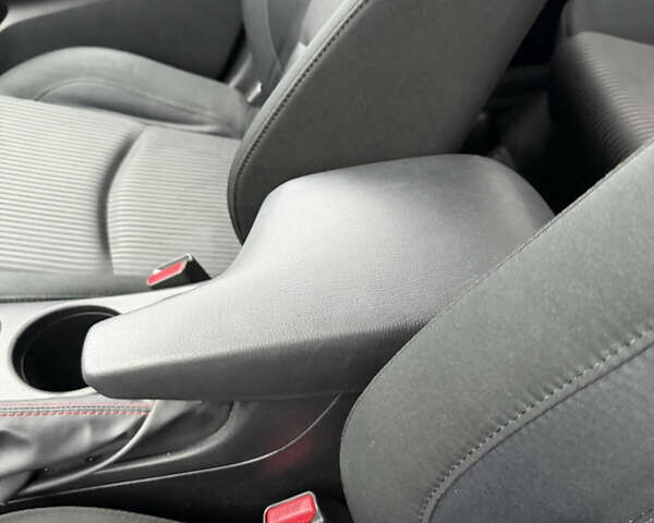 Серый Мазда 3, объемом двигателя 1.6 л и пробегом 126 тыс. км за 8900 $, фото 10 на Automoto.ua