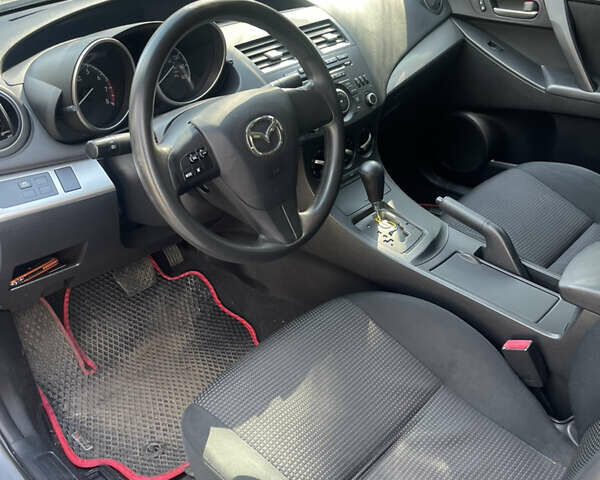 Серый Мазда 3, объемом двигателя 2 л и пробегом 170 тыс. км за 8700 $, фото 9 на Automoto.ua