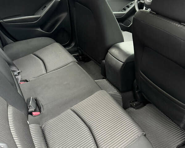 Серый Мазда 3, объемом двигателя 1.6 л и пробегом 126 тыс. км за 8900 $, фото 6 на Automoto.ua