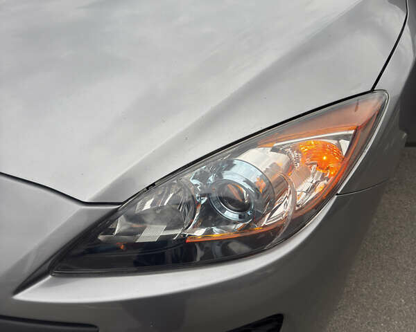 Мазда 3 2013 в Киеве на Automoto.ua Серый Мазда 3, объемом двигателя 2 л и пробегом 240 тыс. км за 9000 $, фото 8 на Automoto.ua