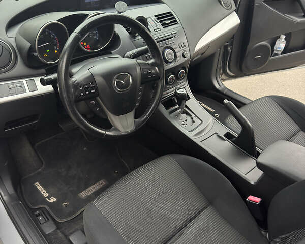 Мазда 3 2013 в Киеве на Automoto.ua Серый Мазда 3, объемом двигателя 2 л и пробегом 240 тыс. км за 9000 $, фото 10 на Automoto.ua