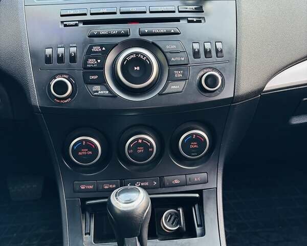 Серый Мазда 3, объемом двигателя 2 л и пробегом 106 тыс. км за 10500 $, фото 18 на Automoto.ua