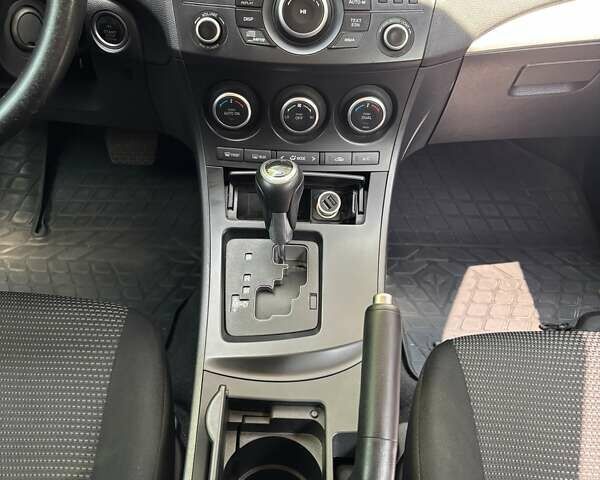 Серый Мазда 3, объемом двигателя 2 л и пробегом 106 тыс. км за 10500 $, фото 39 на Automoto.ua