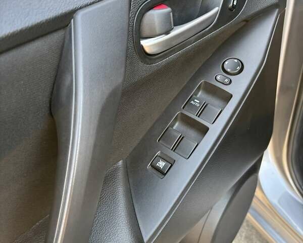 Серый Мазда 3, объемом двигателя 2 л и пробегом 106 тыс. км за 10500 $, фото 32 на Automoto.ua