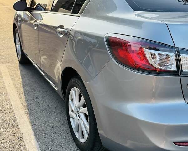 Серый Мазда 3, объемом двигателя 2 л и пробегом 106 тыс. км за 10500 $, фото 7 на Automoto.ua