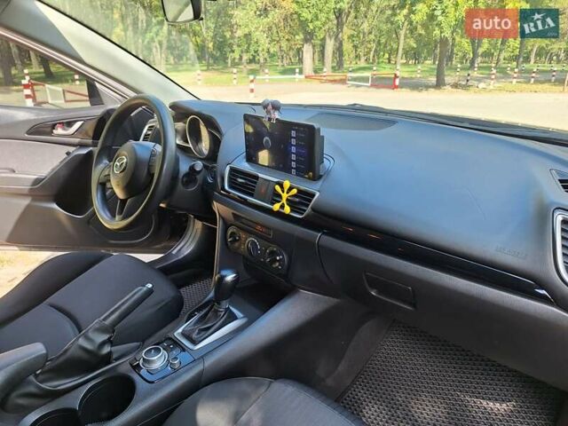 Серый Мазда 3, объемом двигателя 2 л и пробегом 173 тыс. км за 9000 $, фото 6 на Automoto.ua