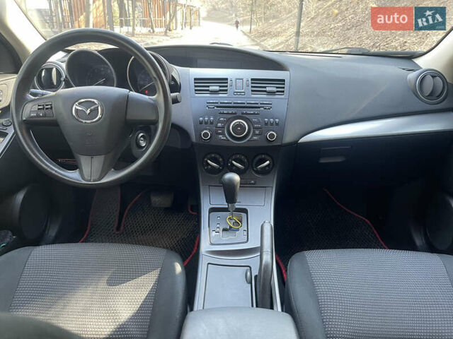 Серый Мазда 3, объемом двигателя 2 л и пробегом 170 тыс. км за 8700 $, фото 11 на Automoto.ua