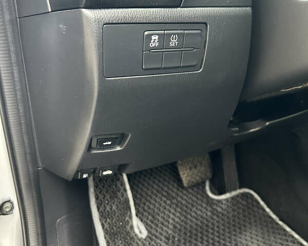 Серый Мазда 3, объемом двигателя 2 л и пробегом 182 тыс. км за 9000 $, фото 13 на Automoto.ua