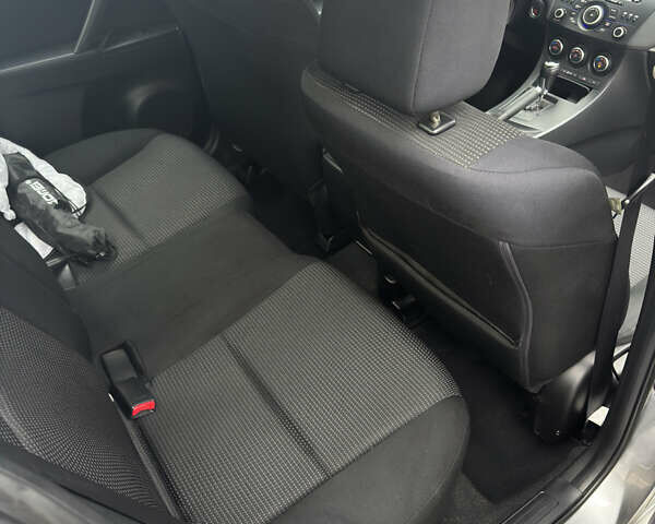 Мазда 3 2013 в Киеве на Automoto.ua Серый Мазда 3, объемом двигателя 2 л и пробегом 240 тыс. км за 9000 $, фото 14 на Automoto.ua