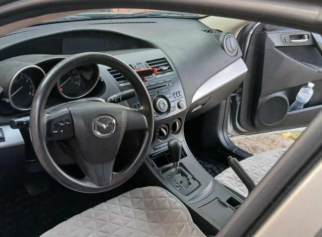 Серый Мазда 3, объемом двигателя 2 л и пробегом 225 тыс. км за 7200 $, фото 6 на Automoto.ua