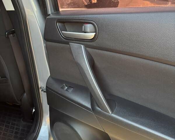 Серый Мазда 3, объемом двигателя 2 л и пробегом 106 тыс. км за 10500 $, фото 22 на Automoto.ua