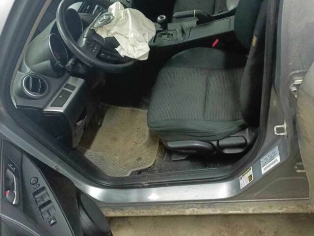 Сірий Мазда 3, об'ємом двигуна 2 л та пробігом 251 тис. км за 4500 $, фото 8 на Automoto.ua