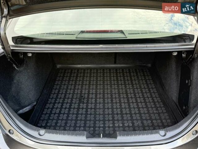 Серый Мазда 3, объемом двигателя 1.5 л и пробегом 134 тыс. км за 11600 $, фото 13 на Automoto.ua