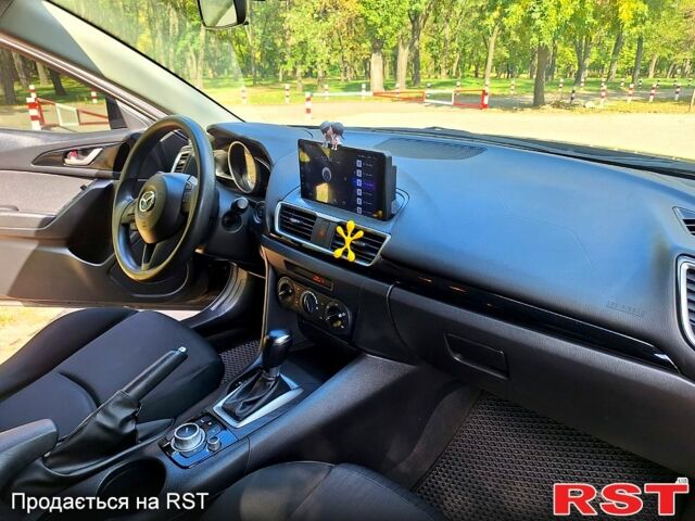 Серый Мазда 3, объемом двигателя 2 л и пробегом 172 тыс. км за 9500 $, фото 4 на Automoto.ua