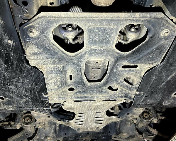 Серый Мазда 3, объемом двигателя 2 л и пробегом 182 тыс. км за 9000 $, фото 19 на Automoto.ua