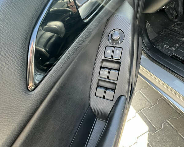 Мазда 3 2013 у Измаиле на Automoto.ua Сірий Мазда 3, об'ємом двигуна 2.5 л та пробігом 194 тис. км за 10000 $, фото 5 на Automoto.ua