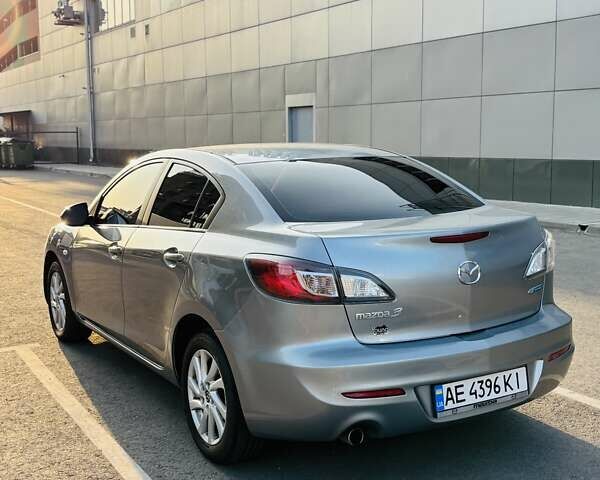 Серый Мазда 3, объемом двигателя 2 л и пробегом 106 тыс. км за 10500 $, фото 6 на Automoto.ua