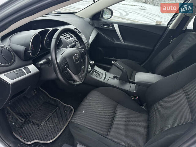Серый Мазда 3, объемом двигателя 2 л и пробегом 111 тыс. км за 8800 $, фото 8 на Automoto.ua