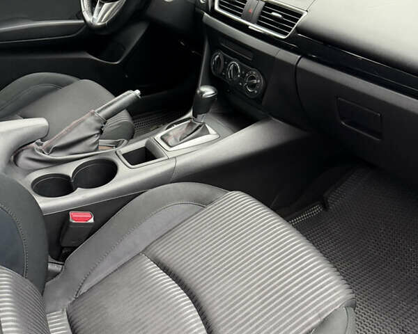 Серый Мазда 3, объемом двигателя 1.6 л и пробегом 126 тыс. км за 8900 $, фото 2 на Automoto.ua