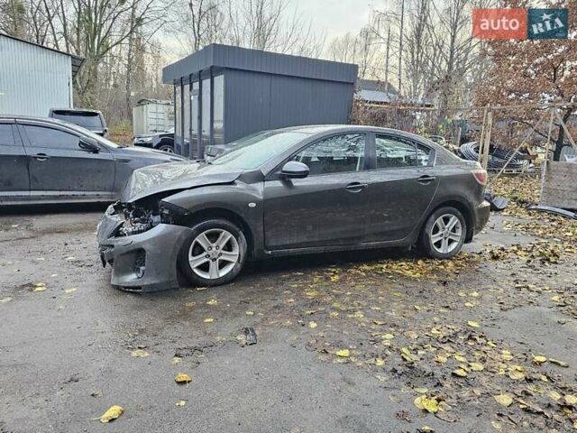 Сірий Мазда 3, об'ємом двигуна 1.6 л та пробігом 134 тис. км за 3800 $, фото 2 на Automoto.ua