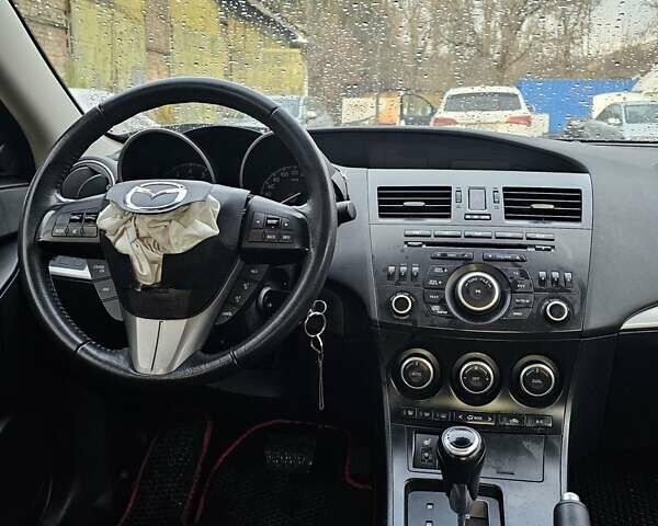 Сірий Мазда 3, об'ємом двигуна 1.6 л та пробігом 134 тис. км за 3800 $, фото 25 на Automoto.ua