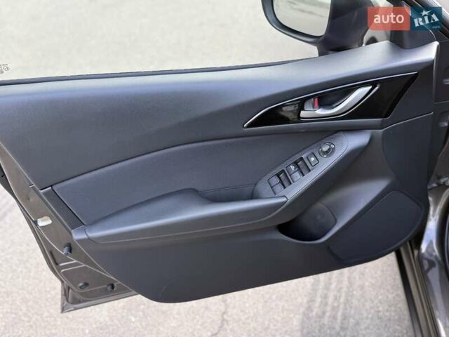 Серый Мазда 3, объемом двигателя 1.5 л и пробегом 134 тыс. км за 11600 $, фото 11 на Automoto.ua