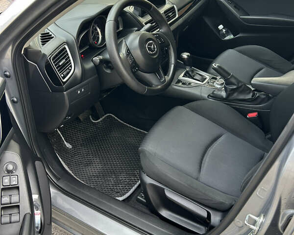 Серый Мазда 3, объемом двигателя 2 л и пробегом 182 тыс. км за 9000 $, фото 9 на Automoto.ua