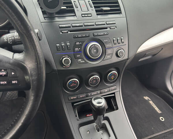 Мазда 3 2013 в Киеве на Automoto.ua Серый Мазда 3, объемом двигателя 2 л и пробегом 240 тыс. км за 9000 $, фото 11 на Automoto.ua