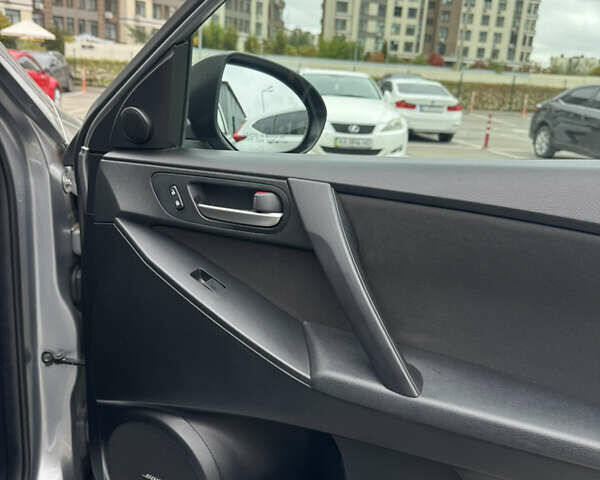 Мазда 3 2013 в Киеве на Automoto.ua Серый Мазда 3, объемом двигателя 2 л и пробегом 240 тыс. км за 9000 $, фото 17 на Automoto.ua