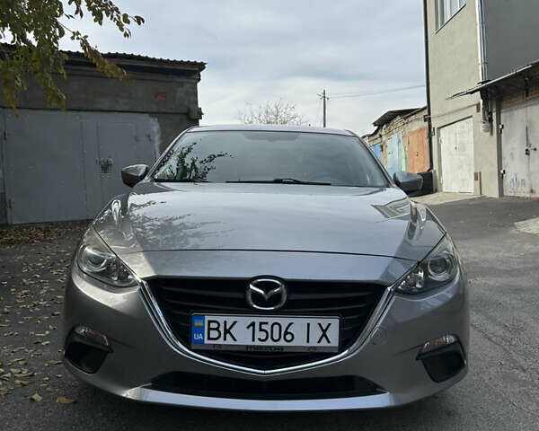 Серый Мазда 3, объемом двигателя 2 л и пробегом 182 тыс. км за 9000 $, фото 1 на Automoto.ua