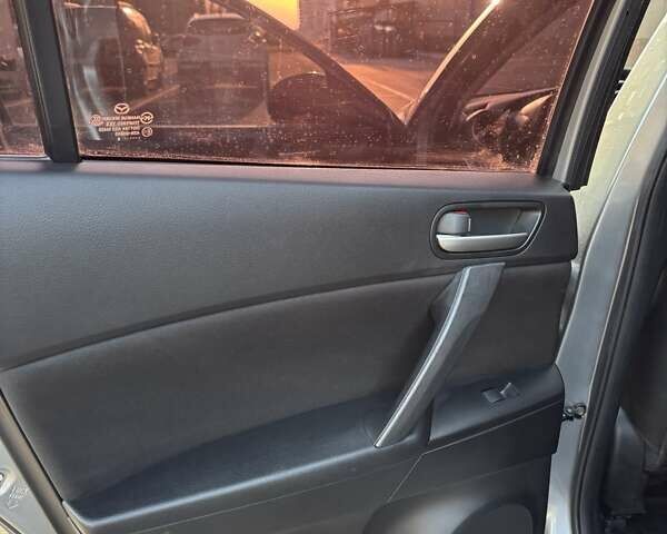 Серый Мазда 3, объемом двигателя 2 л и пробегом 106 тыс. км за 10500 $, фото 15 на Automoto.ua