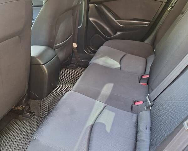 Серый Мазда 3, объемом двигателя 2 л и пробегом 173 тыс. км за 9000 $, фото 5 на Automoto.ua