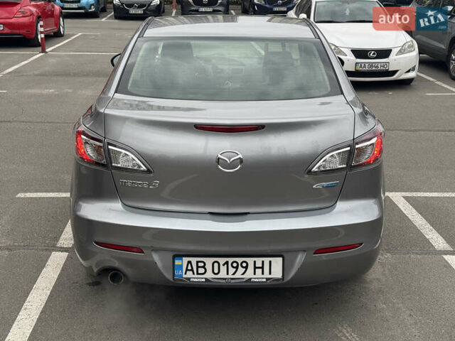 Мазда 3 2013 в Киеве на Automoto.ua Серый Мазда 3, объемом двигателя 2 л и пробегом 240 тыс. км за 9000 $, фото 4 на Automoto.ua