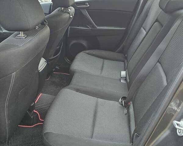 Сірий Мазда 3, об'ємом двигуна 1.6 л та пробігом 134 тис. км за 3800 $, фото 21 на Automoto.ua