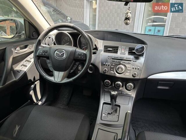 Серый Мазда 3, объемом двигателя 2 л и пробегом 106 тыс. км за 10500 $, фото 17 на Automoto.ua