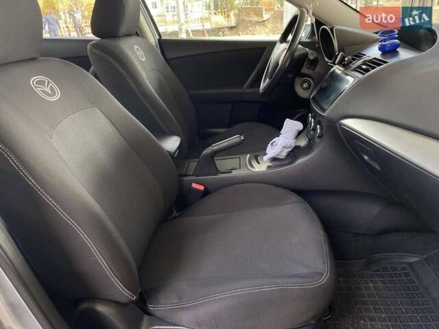 Серый Мазда 3, объемом двигателя 2 л и пробегом 219 тыс. км за 8800 $, фото 18 на Automoto.ua