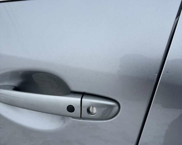 Сірий Мазда 3, об'ємом двигуна 2.49 л та пробігом 204 тис. км за 11300 $, фото 5 на Automoto.ua