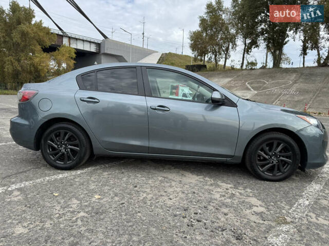Серый Мазда 3, объемом двигателя 2 л и пробегом 150 тыс. км за 8200 $, фото 4 на Automoto.ua