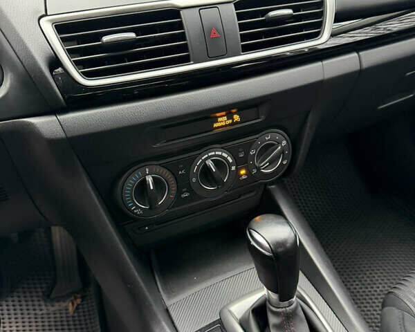 Серый Мазда 3, объемом двигателя 1.6 л и пробегом 126 тыс. км за 8900 $, фото 15 на Automoto.ua