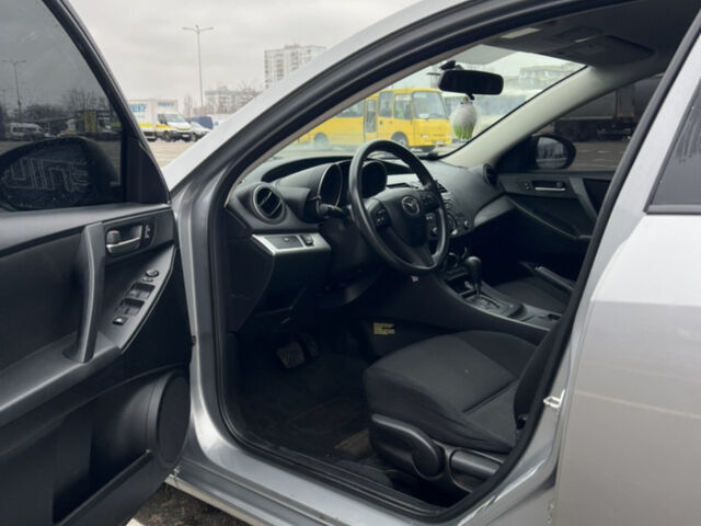 Серый Мазда 3, объемом двигателя 2 л и пробегом 115 тыс. км за 8300 $, фото 7 на Automoto.ua