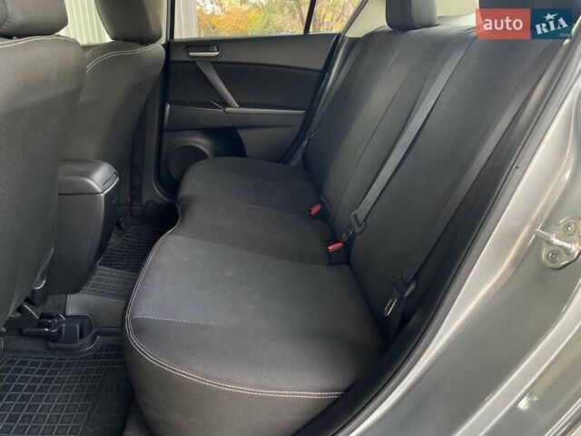 Серый Мазда 3, объемом двигателя 2 л и пробегом 219 тыс. км за 8800 $, фото 16 на Automoto.ua