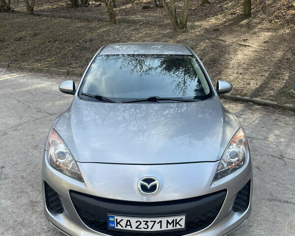 Серый Мазда 3, объемом двигателя 2 л и пробегом 170 тыс. км за 8700 $, фото 2 на Automoto.ua