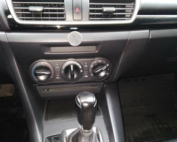 Серый Мазда 3, объемом двигателя 2 л и пробегом 208 тыс. км за 10200 $, фото 2 на Automoto.ua