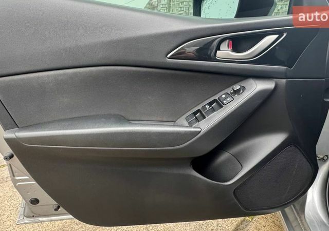 Серый Мазда 3, объемом двигателя 2 л и пробегом 165 тыс. км за 11400 $, фото 10 на Automoto.ua