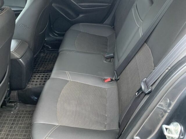 Серый Мазда 3, объемом двигателя 1.6 л и пробегом 115 тыс. км за 11000 $, фото 4 на Automoto.ua