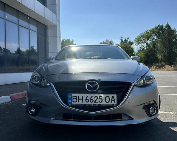 Серый Мазда 3, объемом двигателя 2 л и пробегом 210 тыс. км за 9999 $, фото 4 на Automoto.ua